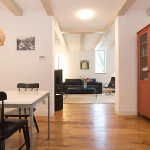 kloveniers-studio.amsterdamhotelsnl.com/